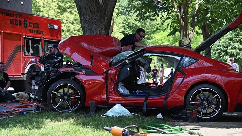 Το πήρε για test drive και το επέστρεψε διαλυμένο!